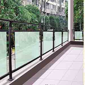 glass panel deck railing supplier
