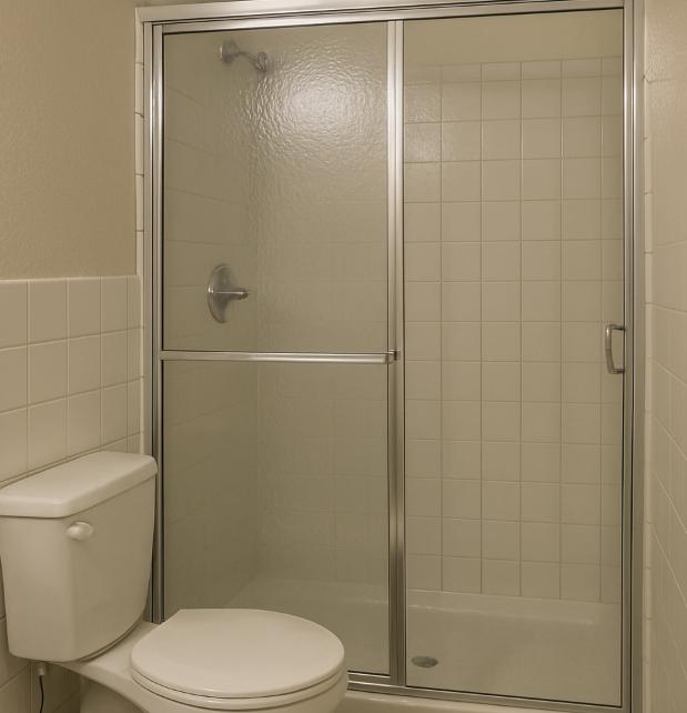 fluted <a href=https://www.hikinglass.com/Glass-hardware.html target='_blank'>glass shower screen</a>