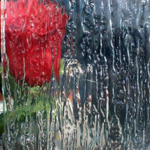 Изучаем красоту рифленого стекла